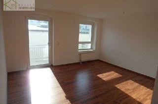 Wohnung mieten in Sidonienstraße 7a, 08412 Werdau, Zentral gelegene 2-R-Whg. mit Balkon und Einbauküche, überdachter PKW-Stellplatz im Haus