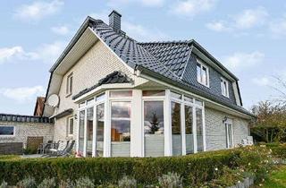 Einfamilienhaus kaufen in 23617 Stockelsdorf, Landidyll in Feldrandlage - Stilvolles Einfamilienhaus mit ELW und autarkem Sonnengrundstück!