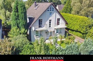 Haus kaufen in 22359 Hamburg, Sanierungsbedürftiges Zweifamilienhaus in Hamburg-Volksdorf