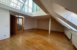 Wohnung kaufen in 68199 Mannheim, Mannheim / Neckarau - Charmante Galeriewohnung mit Dachterrasse in TOP Wohnlage