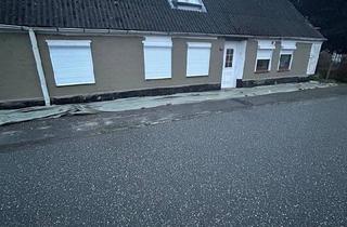 Haus kaufen in 25813 Husum, Husum - Familienhaus in -304-mmenstedt