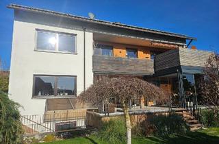 Wohnung kaufen in 86551 Aichach, Aichach - Gelegenheit! Neuwertige 5-Zimmer Wohnung als Rendite Objekt