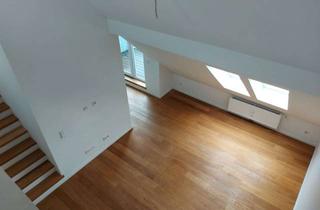 Wohnung kaufen in Lohbrügger Weg 6a, 21031 Lohbrügge, Helle Dachgeschosswohnung mit Galerie und Balkon