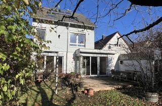 Haus mieten in Metzingerstr. 23/1, 72581 Dettingen, Einfamilienhaus mit 7,5 Zimmern und großem Garten in zentraler Lage