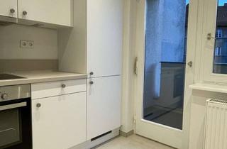 Wohnung mieten in Markstraße 25A, 13409 Reinickendorf, Modernisierte 4 Zimmer mit Einbauküche und Balkon