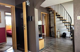 Wohnung kaufen in 37619 Bodenwerder, Einmalige Chance: Sanierte Maisonettewohnung mit Einliegerwohnung, Minigarten + Traumblick!