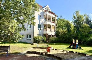 Wohnung kaufen in 12557 Köpenick, *Kapitalanlage* Dachgeschosswohnung mit schönem Grundriss und Süd-Balkon