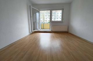 Wohnung mieten in Johannes-R.-Becher-Straße 88, 39218 Schönebeck, 2-Zimmer-Wohnung mit großem Balkon