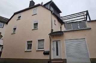 Wohnung mieten in Schmidtstraße 19, 65385 Rüdesheim am Rhein, Hier bieten wir Ihnen eine helle 3 ½ Zimmer Wohnung im Zentrum von Rüdesheim am Rhein an.