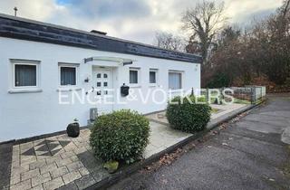 Haus kaufen in 56072 Metternich, Bungalow in begehrter Blicklage mit schönem Gartengrundstück und Balkon