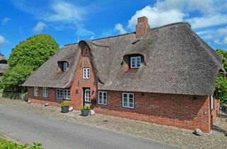 Haus kaufen in 25938 Oldsum, Exklusives Kapitänshaus unter Reet