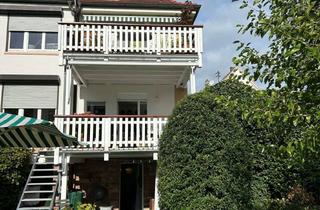 Wohnung kaufen in 76199 Weiherfeld-Dammerstock, Ökologischer Wohntraum mit Seele: Wo nachhaltige Wohnkultur auf private Park-Idylle trifft