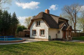 Haus mieten in 22869 Schenefeld, Reetidyll direkt am Klövensteen – Zentrales wohnen inmitten der Natur