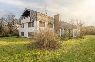 Anlageobjekt in 72622 Nürtingen, Einfamilienhaus mit Pool, Einliegerwohnung und weitläufigen Grundstück
