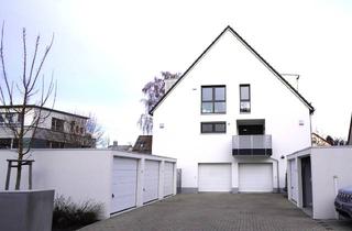 Wohnung kaufen in 90475 Nürnberg, Neuwertige 3-Zimmer-Eigentumswohnung mit Einbauküche und Garage