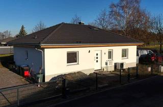 Haus kaufen in Am Torbogen 9, 06794 Glebitzsch, Glebitzsch - Zukunftssicher & energieeffizient: Moderner Bungalow aus 2024 auf 728 m² Grundstück in Glebitzsch