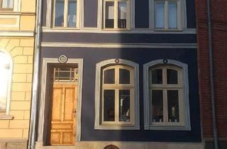 Haus kaufen in 19370 Parchim, Parchim - Kleines teilsaniertes Stadthaus in bester Altstadt-Lage