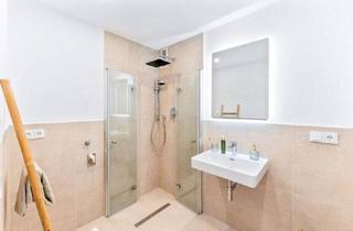 Wohnung kaufen in 70499 Stuttgart, Stuttgart - Erstbezug nach Renovierung: Helle 3-Zimmer Wohnung mit herrlichem Ausblick