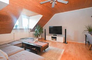 Wohnung kaufen in 30161 List, Wohnen oder investieren: Dachgeschosswohnung in Hannover-List!