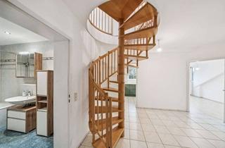 Wohnung kaufen in 85416 Langenbach, Wohnen mit Charme: Sonnige Maisonette mit Galerie, Balkon und Homeoffice-Option