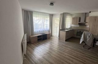 Wohnung kaufen in Höflestraße 1/2, 78713 Schramberg, Attraktive 1,5-Zimmer-Wohnung mit Balkon, EBK und Tiefgaragenstellplatz in Schramberg
