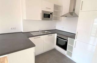 Wohnung mieten in Adolf-Heyden-Straße, 12555 Köpenick, Adlershof: Helle 2-Zimmer-Wohnung mit Balkon & EBK