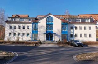 Wohnung mieten in Schneid 13, 98527 Suhl, große 4-Zimmer-Wohnung mit Balkon, HWR und Gäste-WC in Suhl