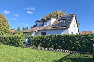 Einfamilienhaus kaufen in 97633 Höchheim, Charmantes Einfamilienhaus mit Einliegerwohnung, Photovoltaik & sonnigen Garten