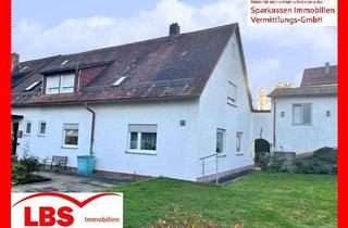 Haus kaufen in 92237 Sulzbach-Rosenberg, "RUHIG WOHNEN IM EIGENHEIM"-Großzügige DHH mit 2 Wohneinheiten, Garten u. Doppelgarage in Su.-Ro.