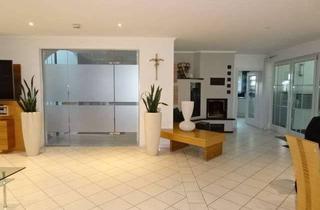 Villa kaufen in 92436 Bruck, Großzügige Villa mit Einliegerbereich und großer Halle für Boot oder Wohnmobil