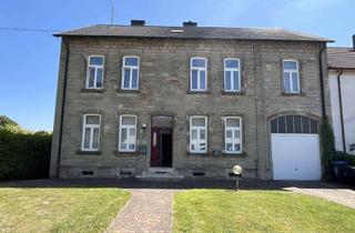 Haus kaufen in 66740 Saarlouis, Charaktervolles Pfarrheim in zentraler Lage von Neuforweiler