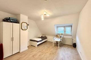 Wohnung kaufen in 76131 Rintheim, Top vermietete, helle 2-Zimmer-Dachgeschosswohnung mit attraktiver Rendite und Stellplatz
