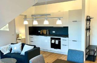 Wohnung mieten in Borsteler Chaussee 177, 22453 Groß Borstel, Wohnen auf Zeit: Neubau-Dachgeschosswohnung in charmantem Bestandshaus