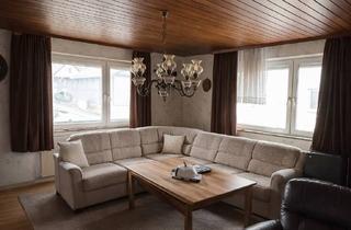 Haus kaufen in 72393 Burladingen, Zweifamilienhaus mit Ausbaupotenzial zum Dreifamilienhaus und großzügigem Garagekomplex