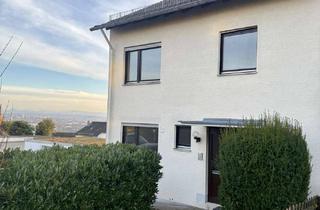 Doppelhaushälfte kaufen in 36039 Fulda, Zuhause ankommen: Großzügige Doppelhaushälfte mit sonnigem Garten und Garagen