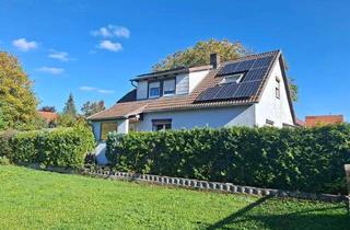 Einfamilienhaus kaufen in 97633 Höchheim, Höchheim - Charmantes Einfamilienhaus mit Einliegerwohnung, Photovoltaik & sonnigen Garten