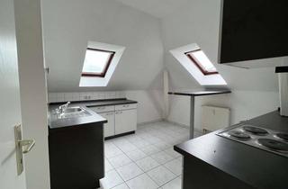 Wohnung kaufen in Äußere Schneeberger Straße 31, 08056 Zwickau, Dachgeschosswohnung in der Nähe des Zentrums