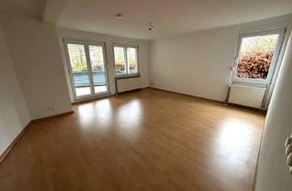 Wohnung kaufen in Am Sportplatz, 15366 Hoppegarten, Nähe Rennbahn/ Bezugsfreie Wohnung mit Terrasse, Marmorbad, G-WC u. Stellplatz