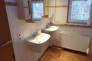Wohnung mieten in Scheffelstraße 28, 78727 Oberndorf, Helle 3-Zimmer Dachgeschosswohnung mit Balkon in Oberndorf am Neckar