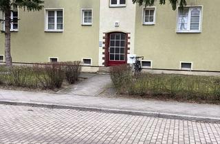 Wohnung mieten in Falkenstr. 23, 16761 Hennigsdorf, Zwei Zimmer, viel Grün -Natur inklusive