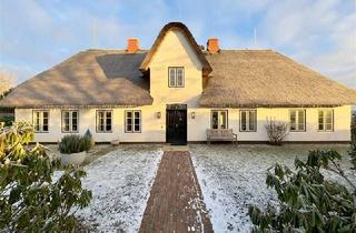 Haus kaufen in 25980 Sylt, Großes Einzelhaus ohne Keller, mit Aufzug, Garage und Weitblick