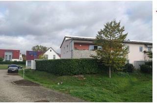 Wohnung kaufen in 97526 Sennfeld, Sennfeld - 3-Zimmer Erdgeschoß Wohnung mit Terasse, Stellplatz und Garage