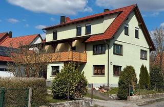 Haus kaufen in 98631 Grabfeld, Grabfeld - großes Wohnhaus mit Garagenhalle