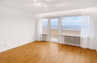 Wohnung kaufen in Peter Krammer Str., 97421 Bergl, Renovierte 2-Zimmer-Wohnung mit großer Loggia und Stellplatz (Provisionsfrei)