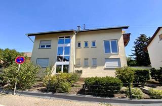 Wohnung kaufen in 69190 Walldorf, Schöne 4-Zimmer-Dachgeschosswohnung mit herrlichem Ausblick