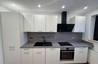 Wohnung mieten in Schulstrasse 38, 36093 Künzell, Renovierte 2,5-Zimmer Wohnung mit Stellplätzen in Künzell