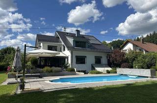 Villa kaufen in 89284 Pfaffenhofen, Exklusive Villa mit Pool! Sonnige lichtdurchflutete Südlage direkt am Waldrand in Paffenhofen a.d.R.