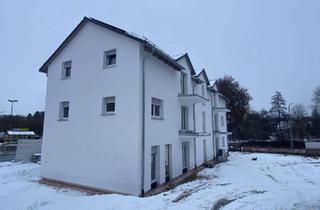 Wohnung mieten in Am Hohen Weg, 95473 Creußen, Helle 3-Zimmer Wohnung in Creußen mit 3,70m hohen Decken