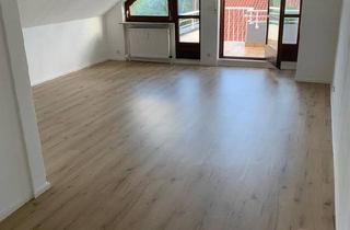 Wohnung kaufen in 73760 Ostfildern, Ostfildern - 2,5 Zimmer DG Wohnung mit zwei Balkonen, Garage und KellerSchlafz