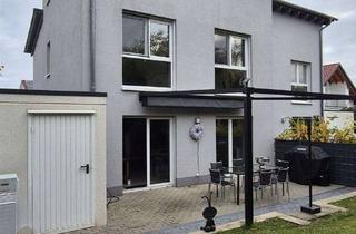 Haus kaufen in Hinter Den Gärten 5 b, 67271 Kleinkarlbach, Modernes Haus mit klaren Strukturen -Wärmepumpe